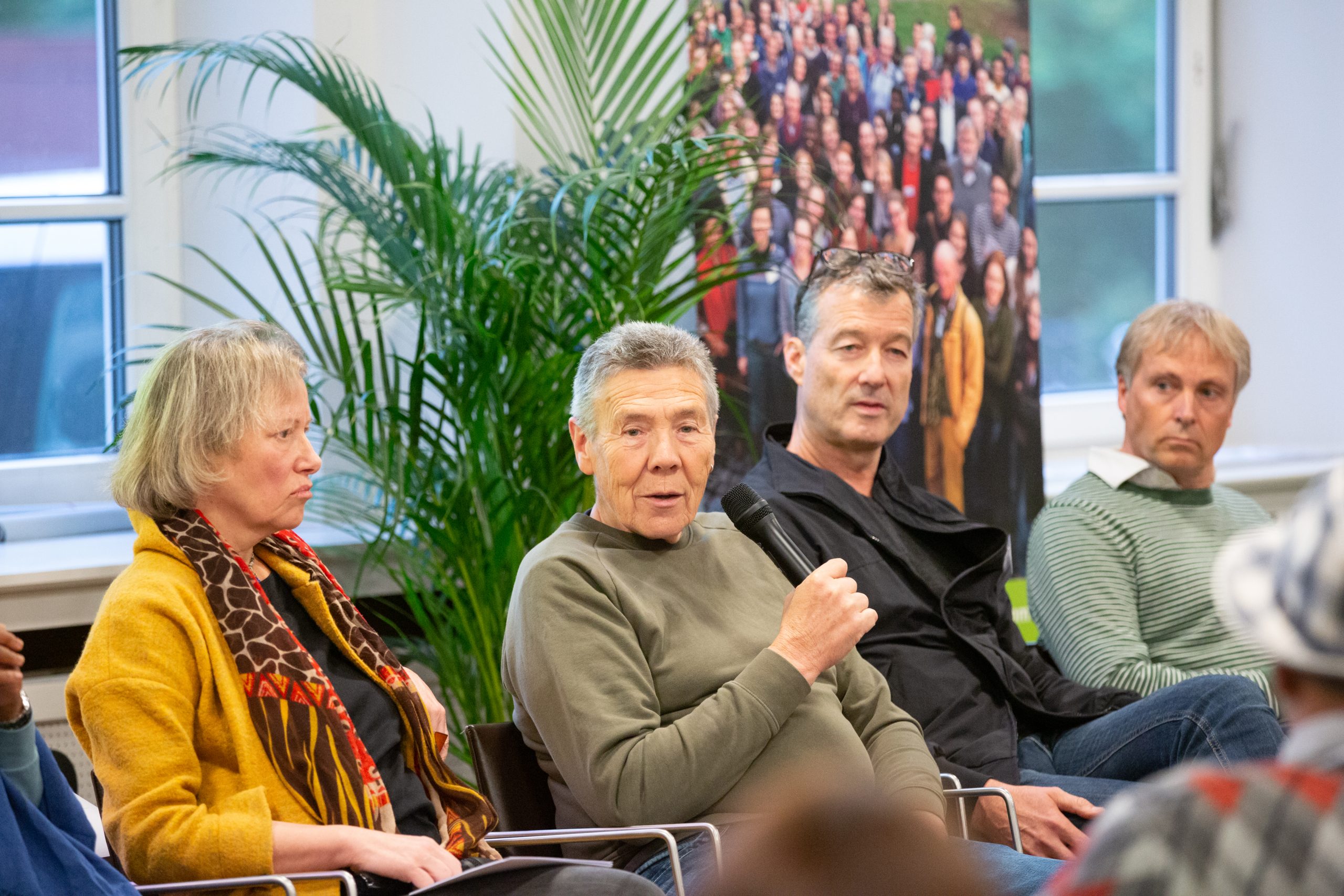 Podiumsdiskussion mit Monika Dülge, Udo Schlüter (beide Eine Welt Netz NRW), Andreas Rosen (SNSB), Thomas Schmidt (STRAZE) v.l.n.r.